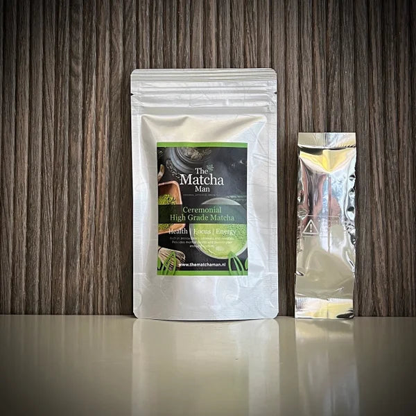 Hersluitbaar zakje 'Ceremonial Hgh Grade Matcha' (25 gram) en een binnenzakje.